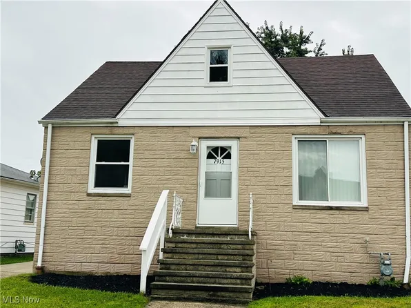 7915 Fernhill Ave, Parma, OH 44129