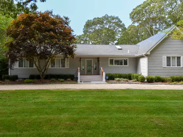 https://photos.zillowstatic.com/fp/136c7b887f881efdc5af70f029d601ab-p_e.webp