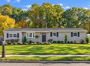 5 Carol Ln, Howell, NJ 07731