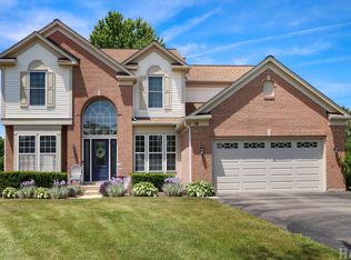 10 Hithergreen Ct, Algonquin, IL 60102