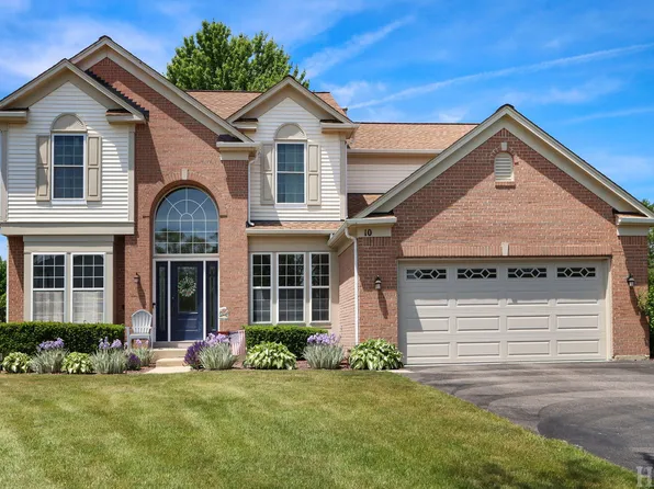 10 Hithergreen Ct, Algonquin, IL 60102