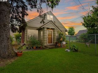 9121 SE Lincoln St, Portland, OR 97216