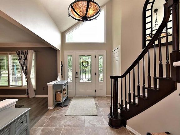 3rd image of 6604 Beechwood Dr