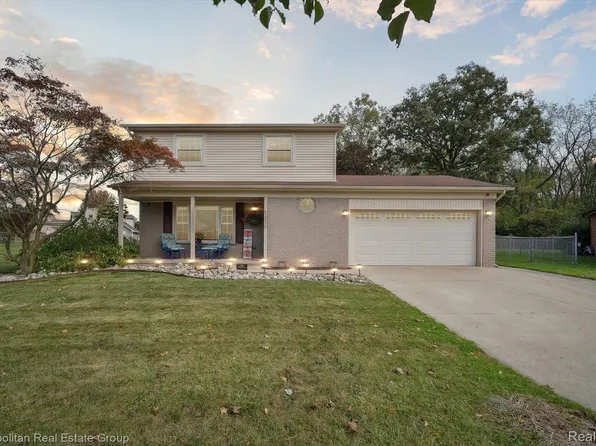 16216 Woodland St, Woodhaven, MI 48183