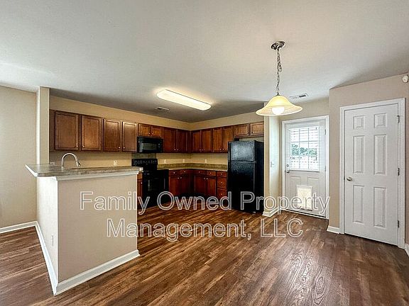 5th image of 261 Emerald Isle Dr