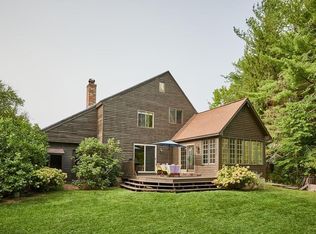 150 W Pomeroy Ln, Amherst, MA 01002