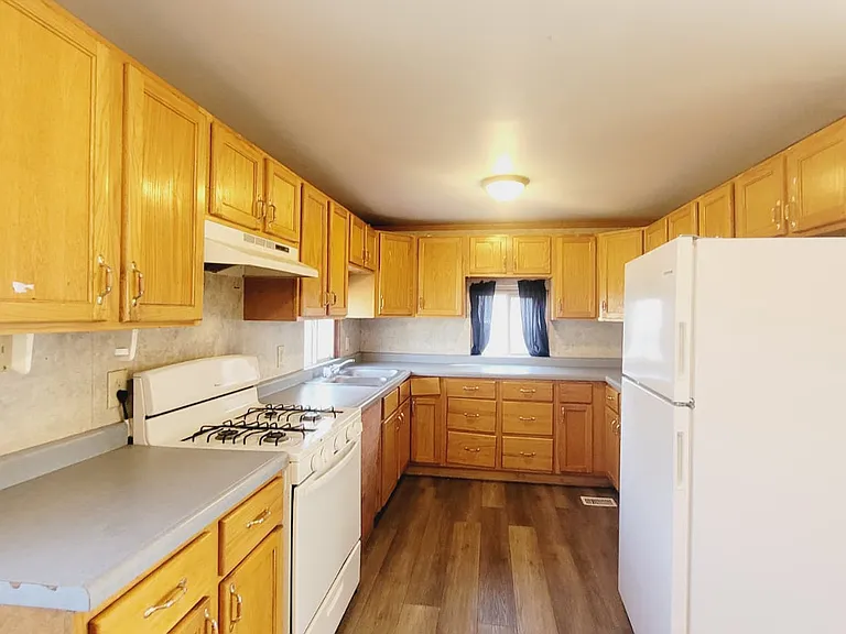 415 Arapahoe Ave — Photo 2