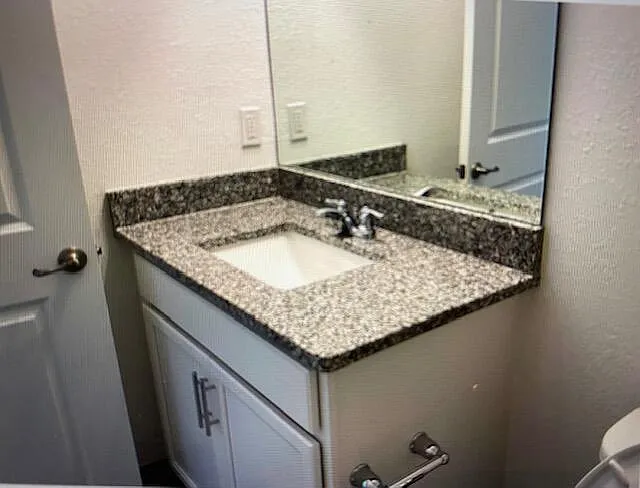467 SW Jeanne Ave — Photo 8