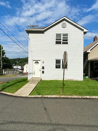 1501 Summit St Photo 1
