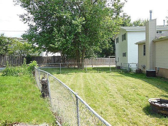 4th image of 8704 Truman Cir