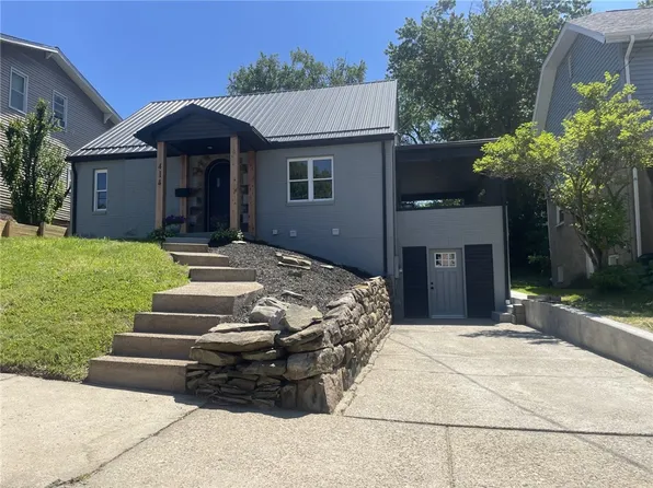 414 Argonne Dr, New Kensington, PA 15068