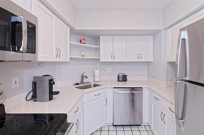 125 Pleasant St #201 — Photo 10