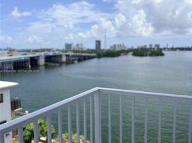 7825 NE Bayshore Ct, Miami, FL