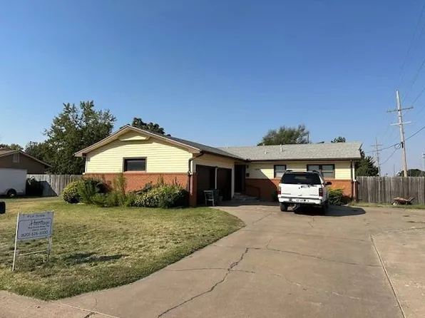 1422 N Calhoun Ave, Liberal, KS 67901