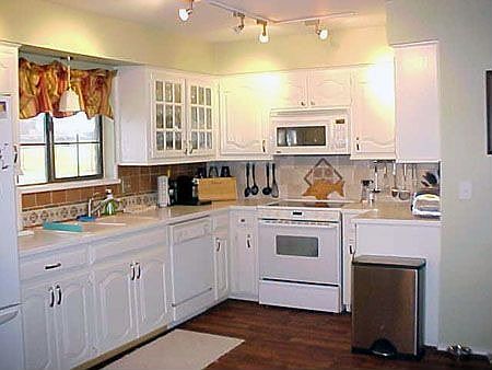 3rd image of 8230 Hiview Dr