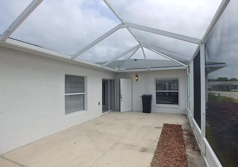 1st image of 1011 Willow Dr