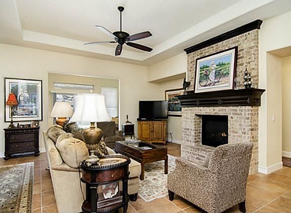 2nd image of 7133 Oakmont Dr