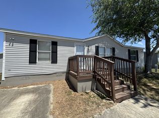 7460 Kitty Hawk Rd #24, Converse, TX 78109