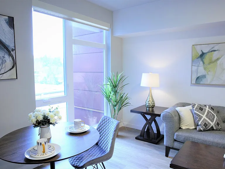 dining area open to courtyard