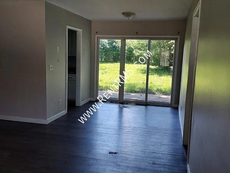 3379 SW Kirklawn Ave — Photo 5