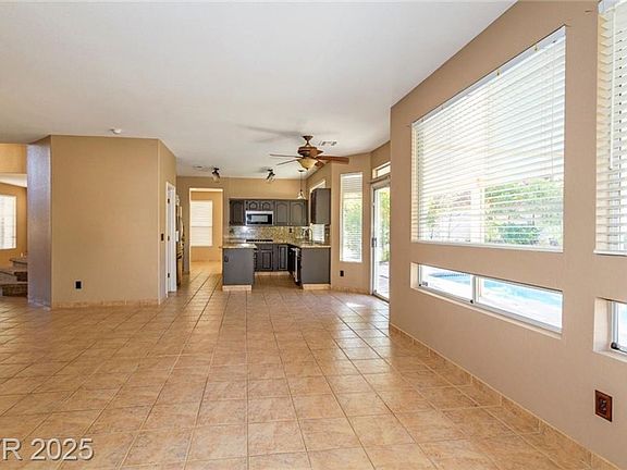 5th image of 2121 Whitebirch Ln