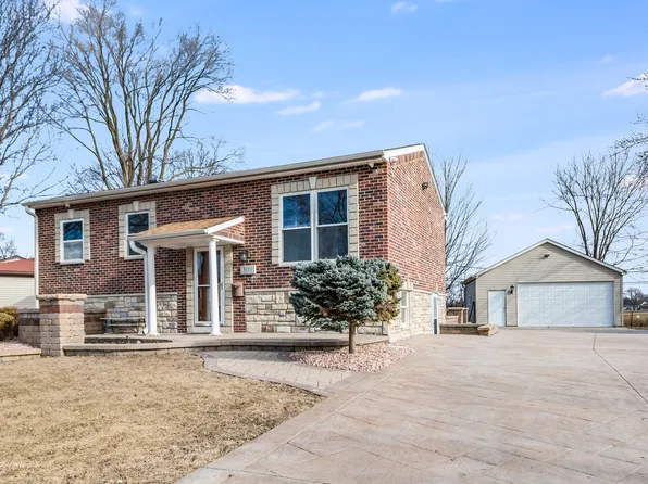 309 Ridge Cir, Streamwood, IL 60107