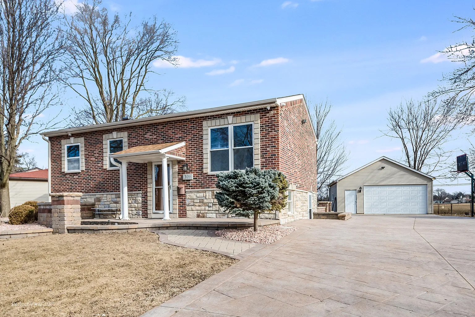 309 Ridge Cir photo 1