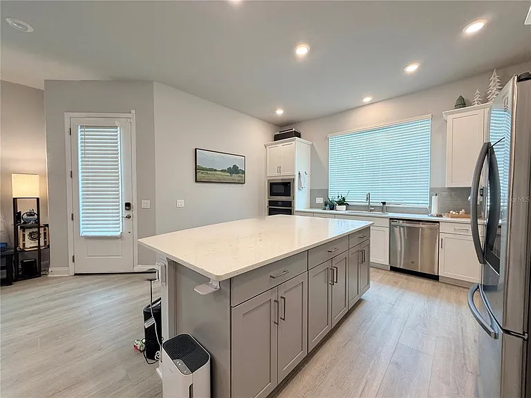 660 Rosewood Way — Photo 5