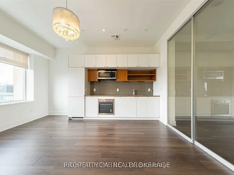 111 Saint Clair Ave W #1023 — Photo 2