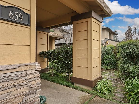 2nd image of 659 Sandpiper Cir
