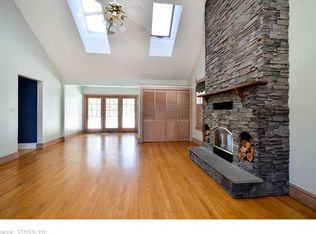 83 Old Mill Rd, Middletown, CT 06457