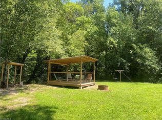 3258 Red White And Blue Rd N, Roaring River, NC 28669