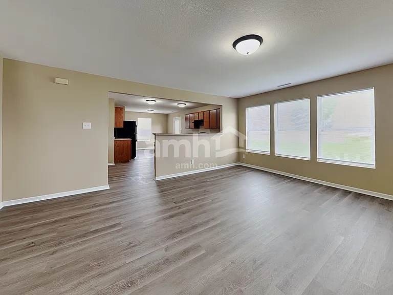 3126 Hurst St — Photo 8