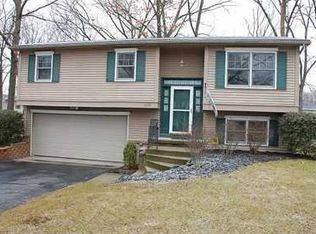 5730 Centerview Dr, Sylvania, OH 43560