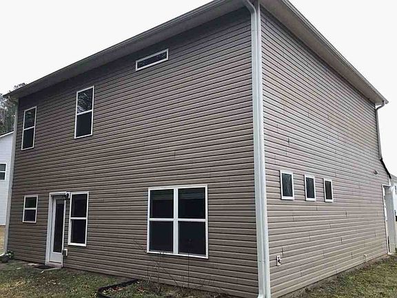 5th image of 450 Collington Cir