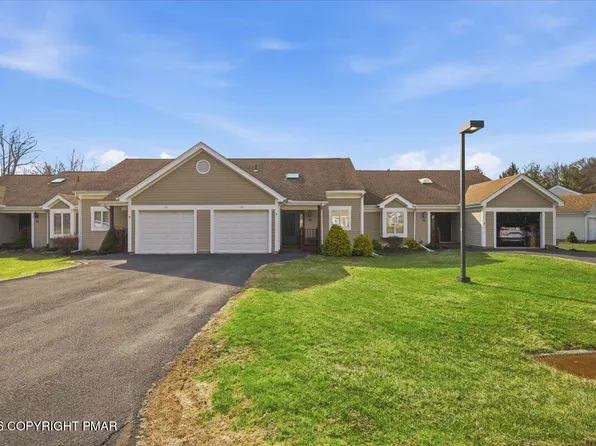 114 Duck Hollow Cir, Stroudsburg, PA 18360