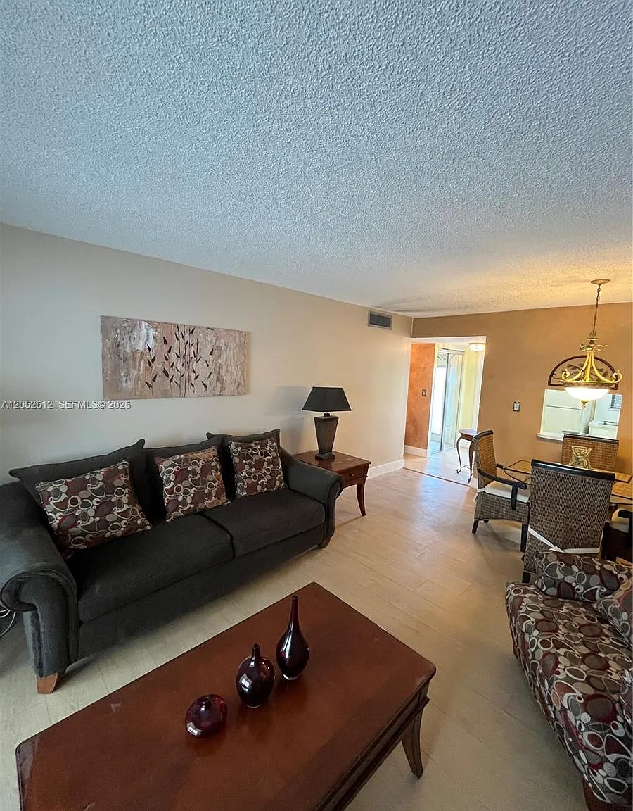 Sunrise Lakes 37 Condo — Photo 4