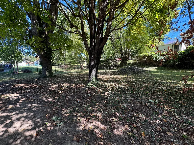 928 Meadow Dr — Photo 43