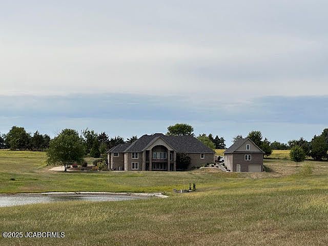 2nd image of 402 Hills Rd #9