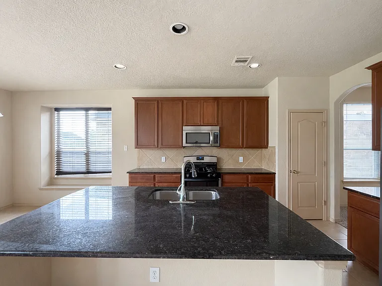 11922 Harristown Dr — Photo 5