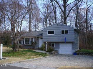 26 Algonquin Rd, Norwalk, CT 06851