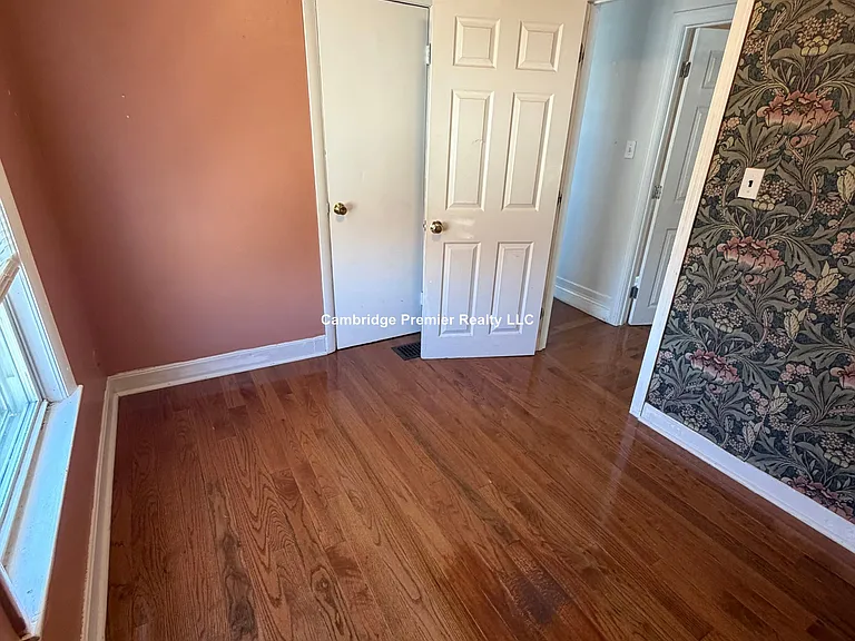 85R Glen St — Photo 8
