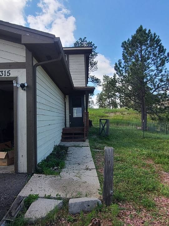 1st image of 315 Meadow Ln