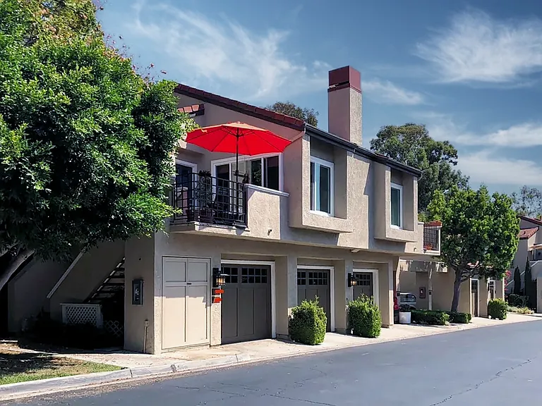 157 Stanford Ct — Photo 2