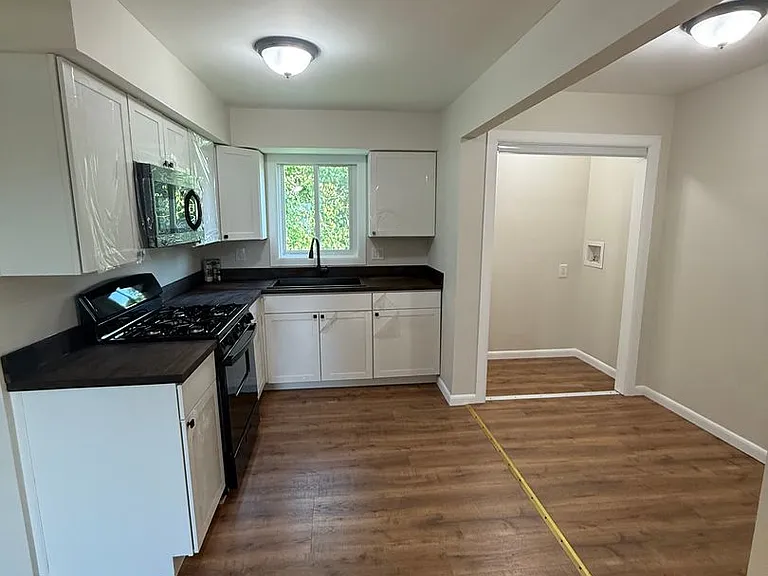 19 Layne Ave — Photo 6