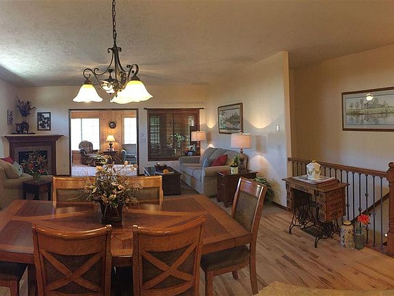 5th image of 2600 E Winston Cir