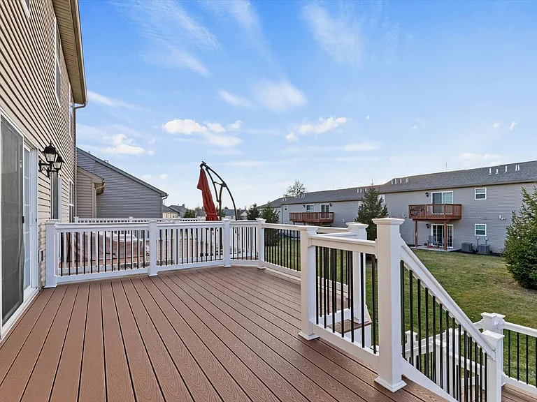 233 Thrush Dr — Photo 33