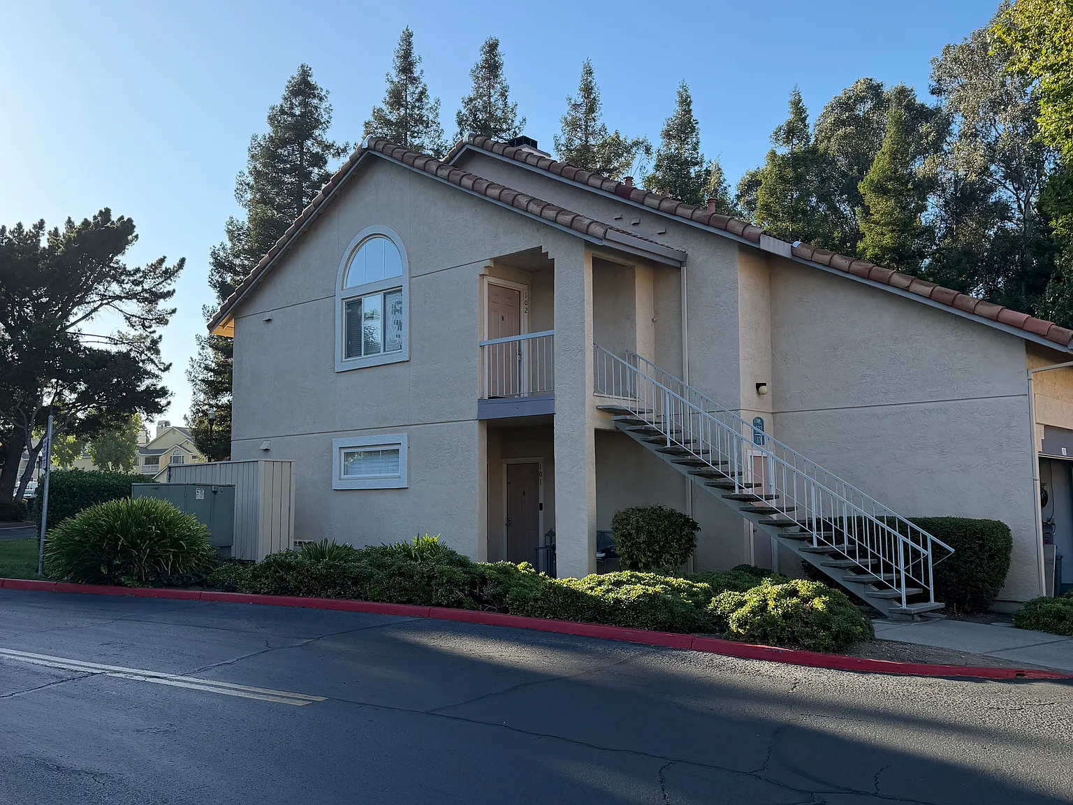 2 bed, 988 sqft, $2,645 — Photo 1