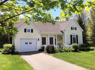 4 Honeysuckle Dr, Farmington, CT 06032