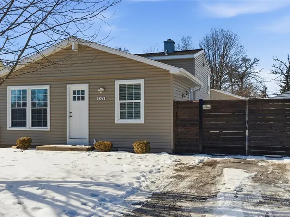 1526 Ridgeway Ave, Round Lake Beach, IL 60073